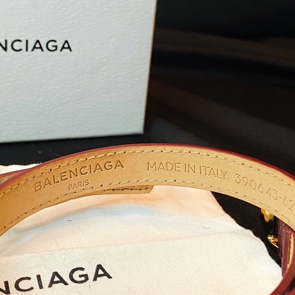Balenciaga Arena Giant Triple Tour Bracelet - Picture 6 of 6